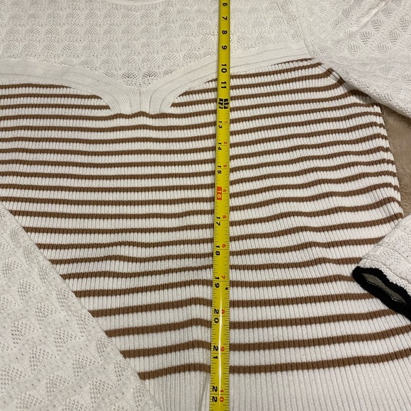 Anthropologie XL lightweight sweater. Worn once. Smoke free and pet free home. - Picture 3 of 7